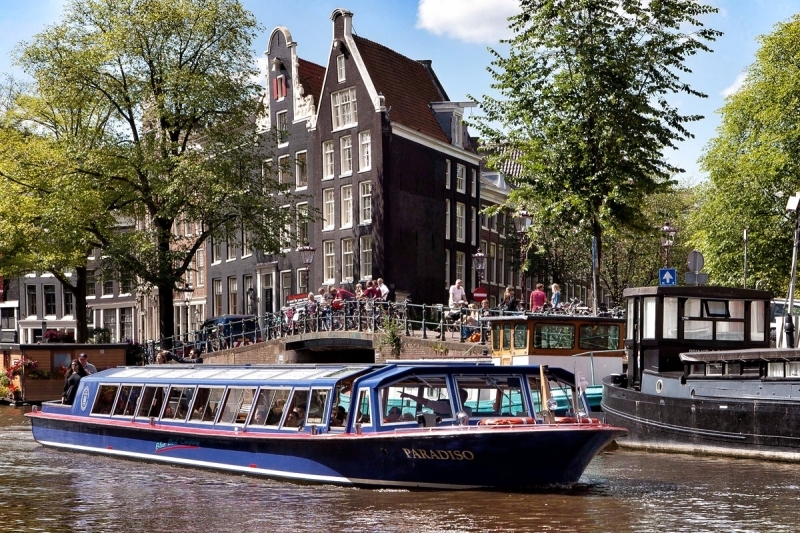 Cruzeiros nos canais de Amsterdam